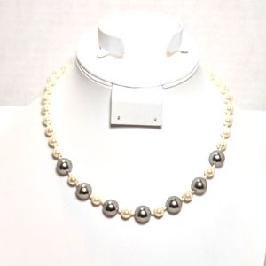 Gorgeous Faux White Pearl Silvertone Beaded Necklace